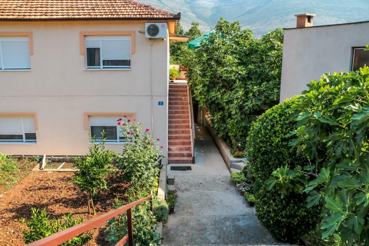 Apartman DraŽ 特雷比涅 外观 照片