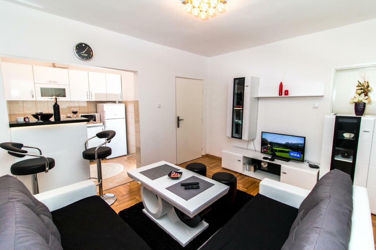 Apartman DraŽ 特雷比涅 外观 照片