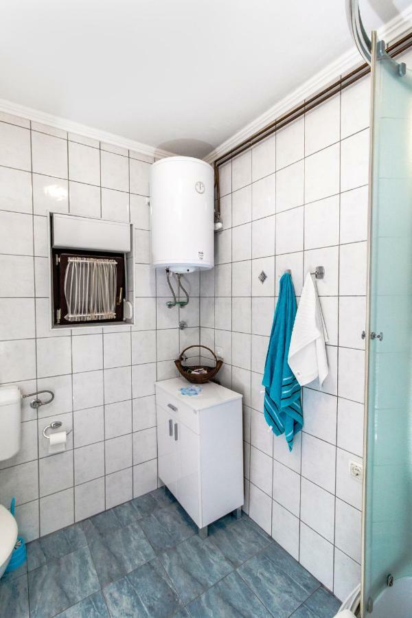 Apartman DraŽ 特雷比涅 外观 照片