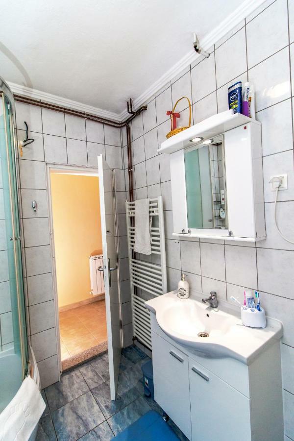 Apartman DraŽ 特雷比涅 外观 照片